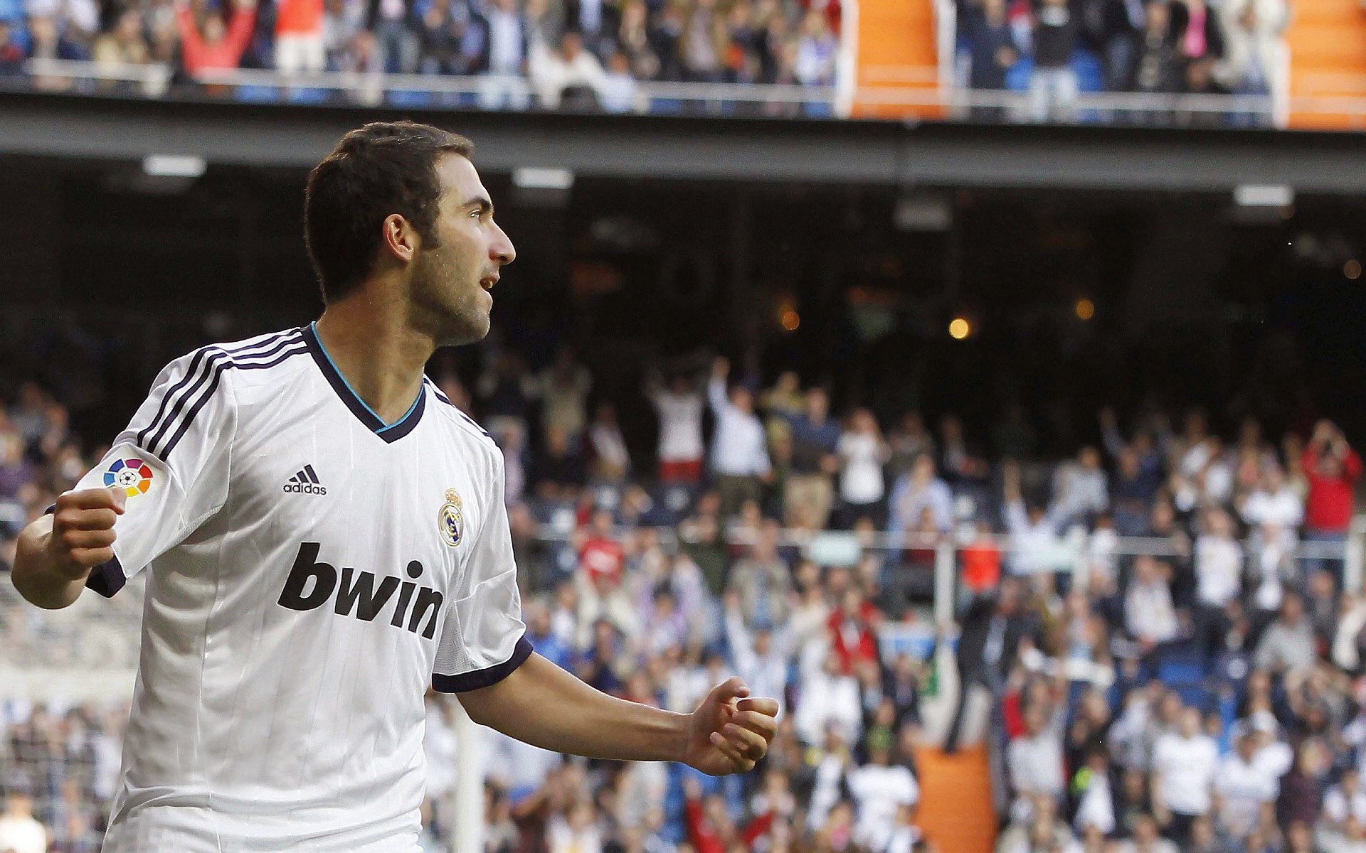 不止于赛场：F1在科技与娱乐结合的新路径，f1赛车科技